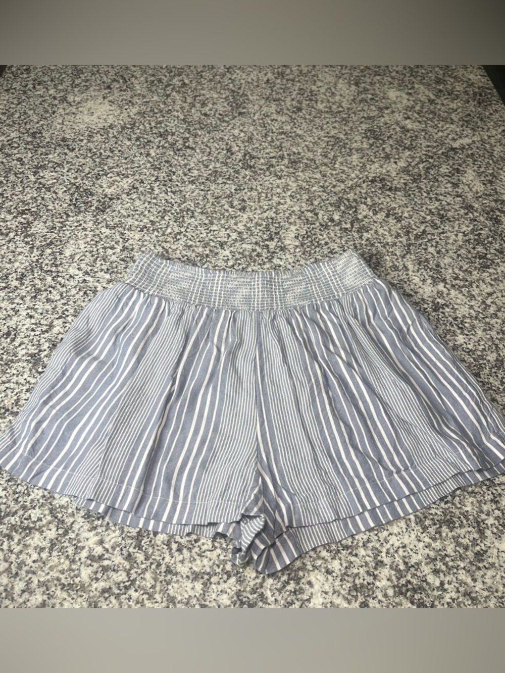 American eagle lightweight blue white striped viscose shorts women’s small
